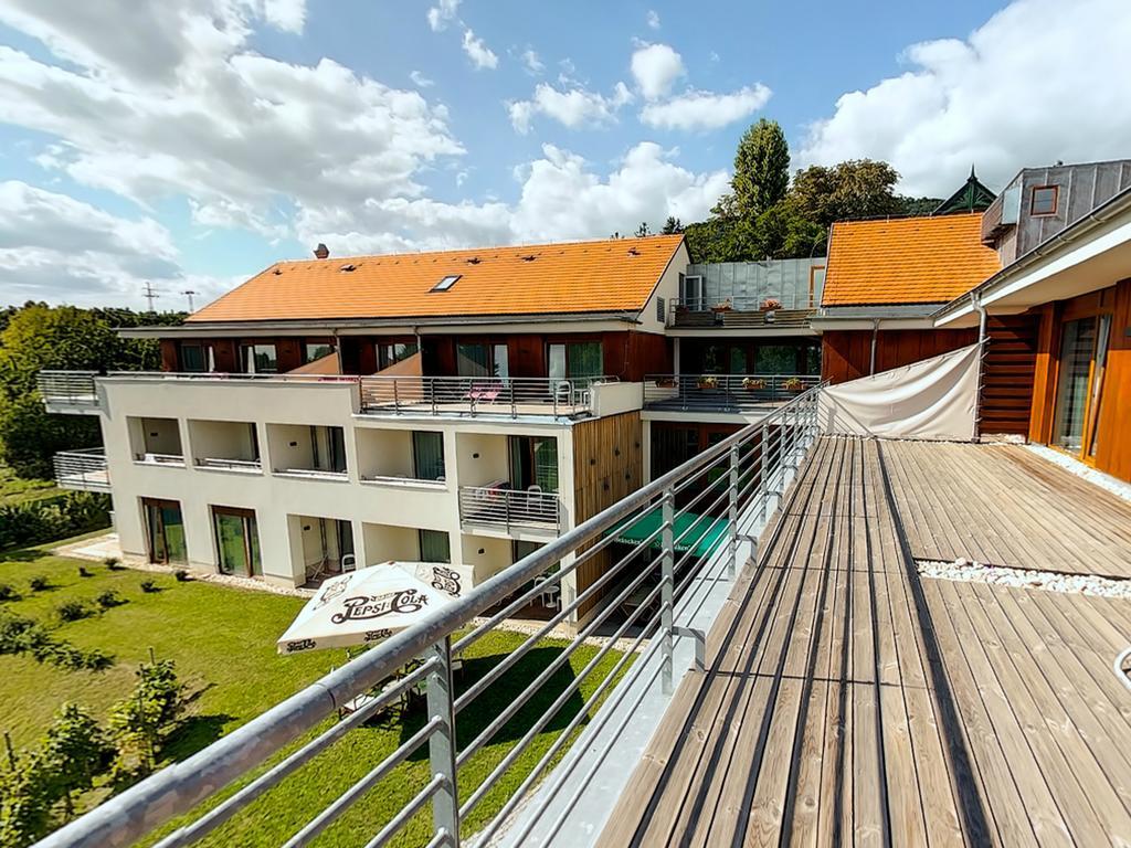 Hotel Bonvino Badacsony バダチョニトマイ エクステリア 写真
